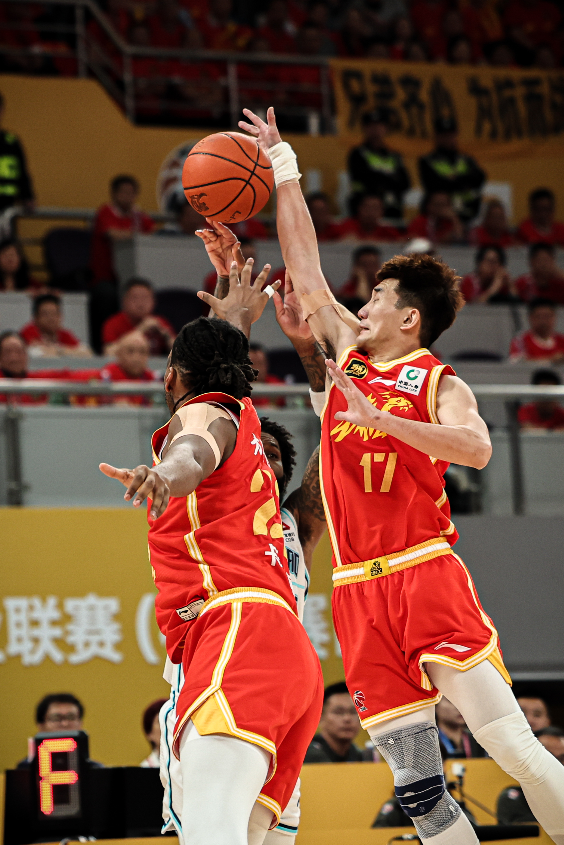 关于NBA季后赛冲刺阶段走向成谜，广东宏远篮板制胜，管理层满意，细节决定成败的信息