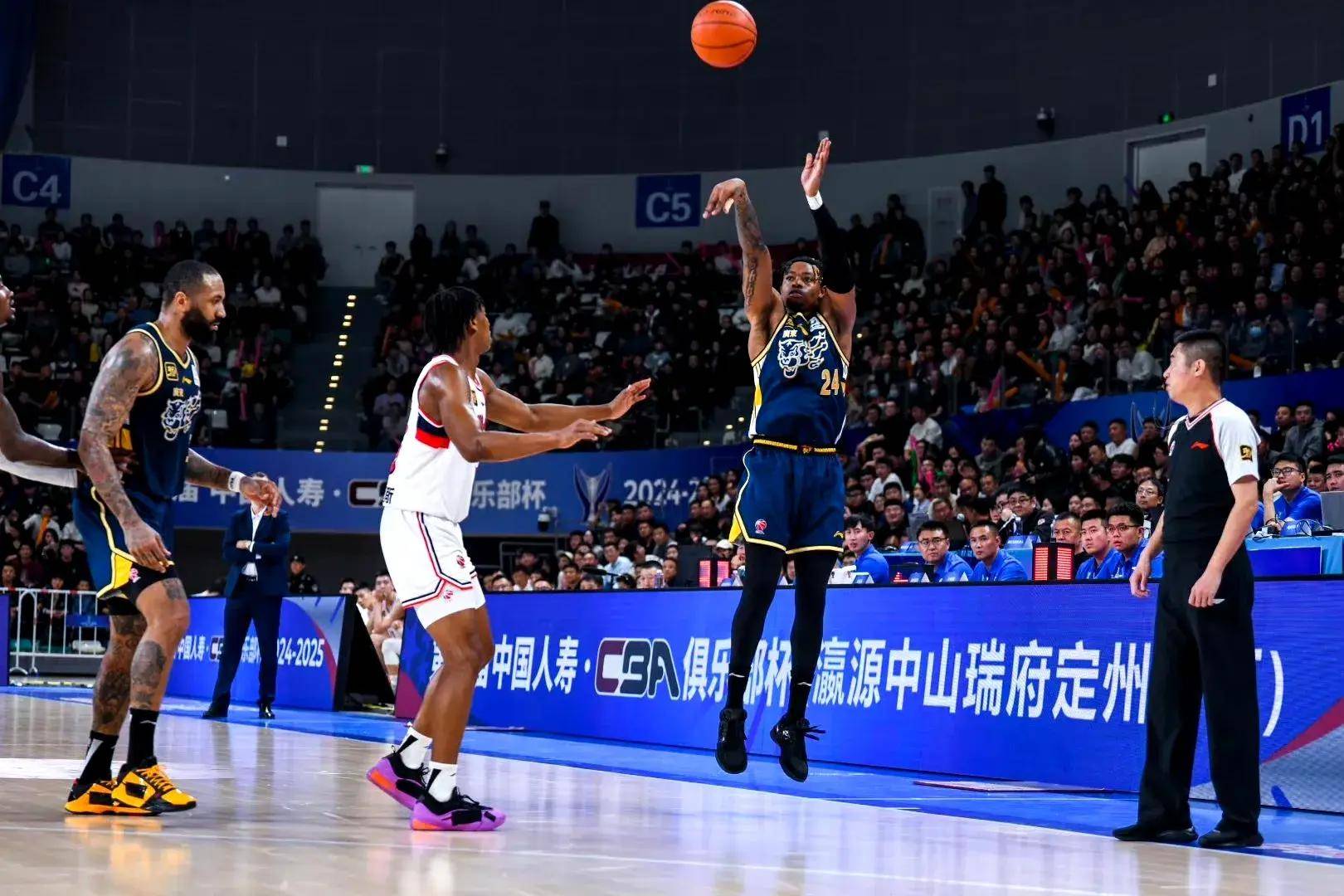 yy易游关于国际比赛日费城76人调整名单以备CBA常规赛；篮板制胜环节打磨；话题不断；心理建设被强调的信息