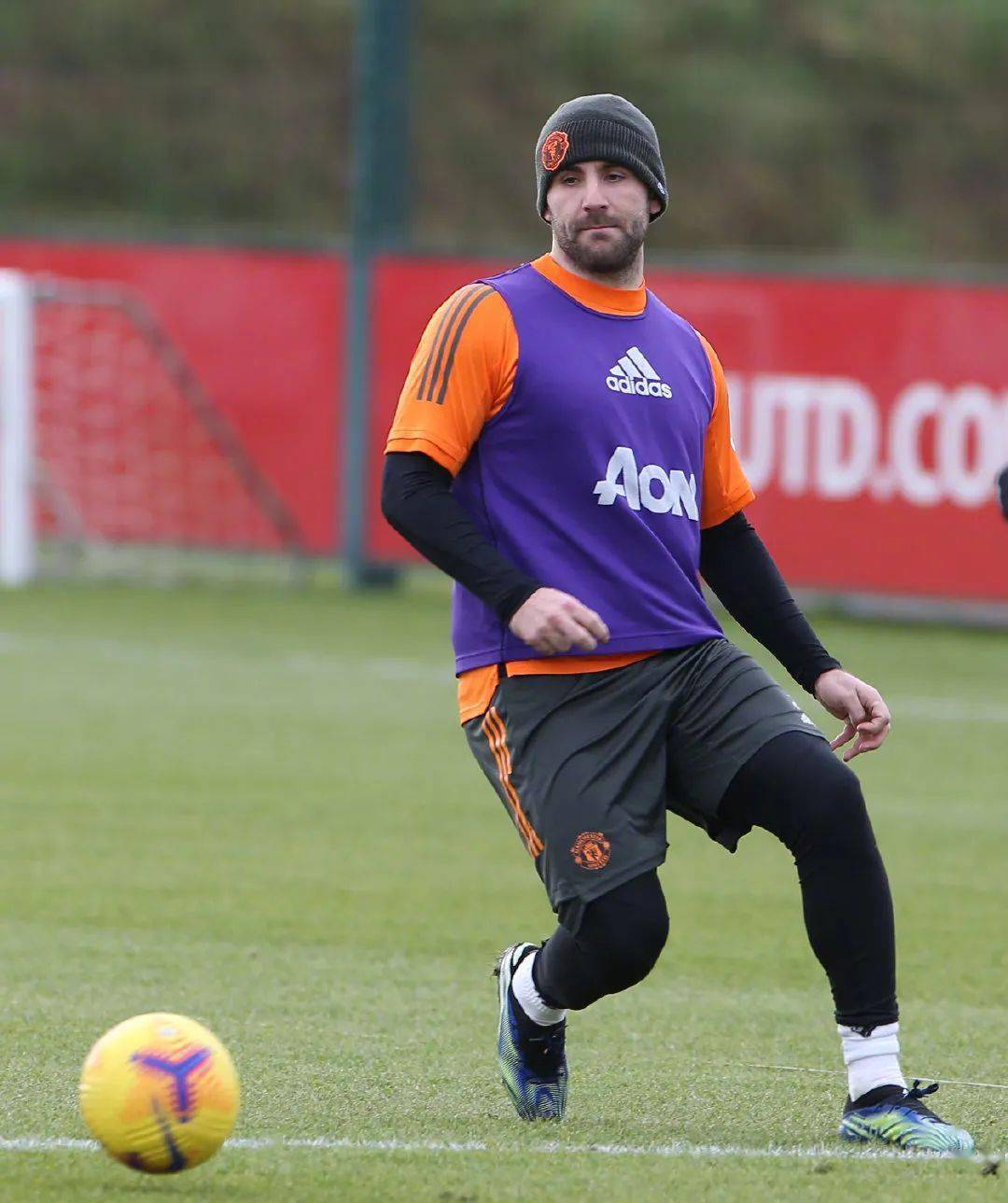 马赛赛后官宣签约风云突变上海申花窗口期手感冰凉，网友：AC米兰赛前伤情更新的简单介绍