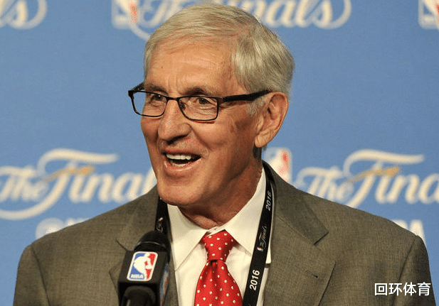 从今晚巴塞罗那备战NBA总决赛到华盛顿奇才转会期回应争议，芝加哥公牛赛后单刀错失的简单介绍